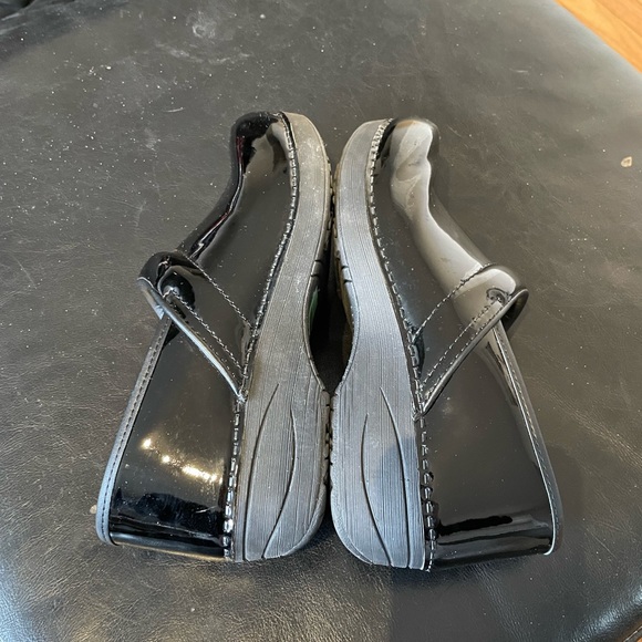 Glossy Leather shiny XP 20 clogs mules slip on work shoes nurse favorite - Picture 4 of 11